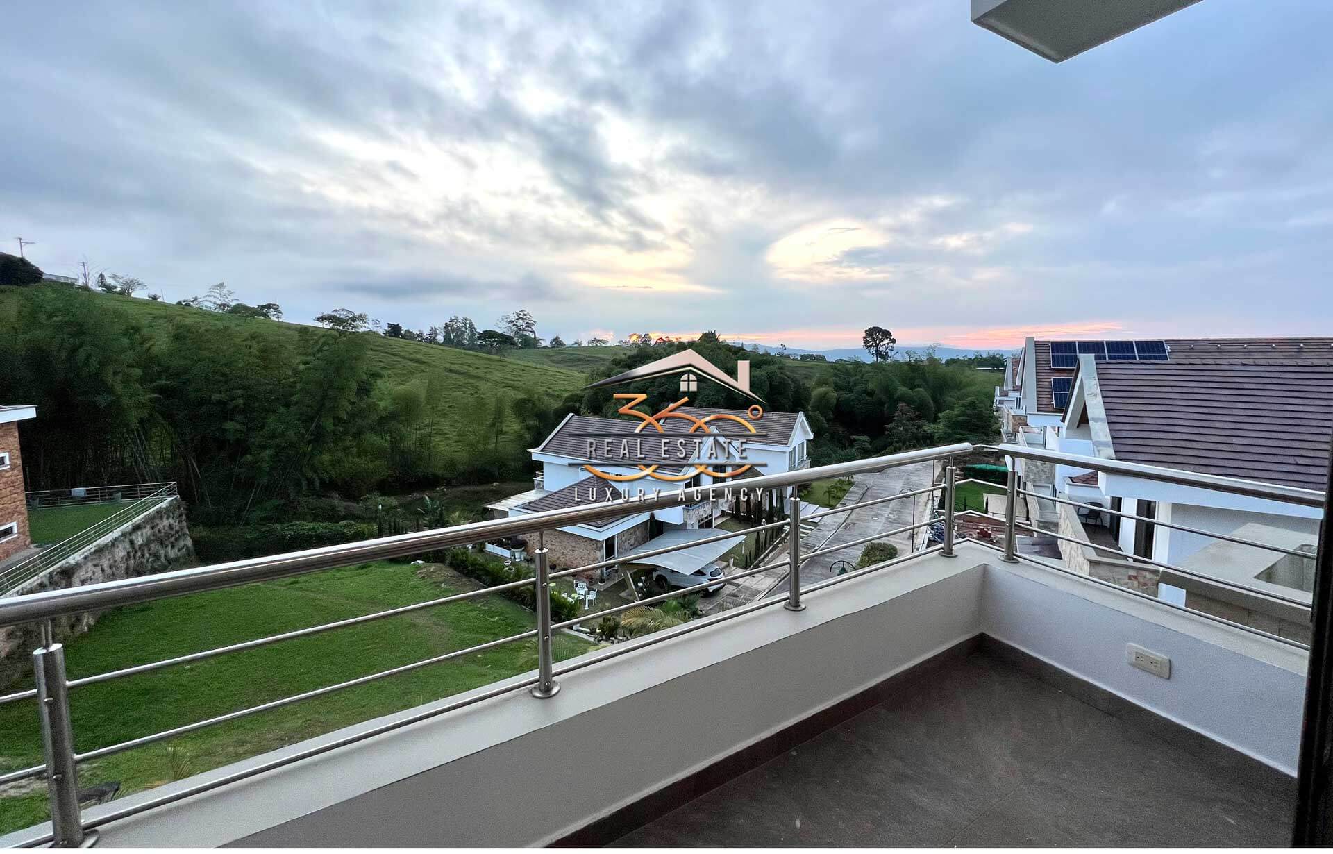 Hermosa Cabana en Venta Ruitoque Condominio