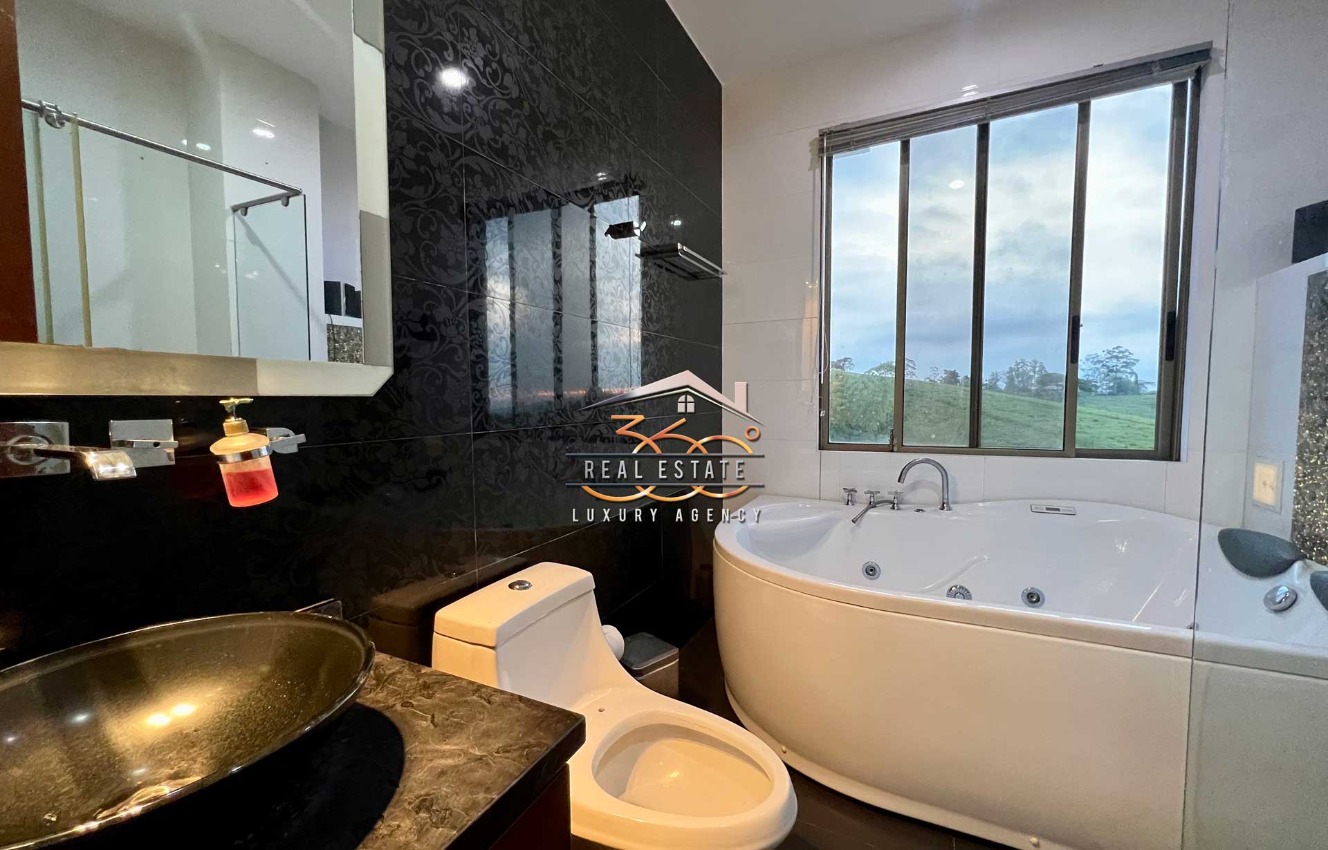 Hermosa Cabana en Venta Ruitoque Condominio