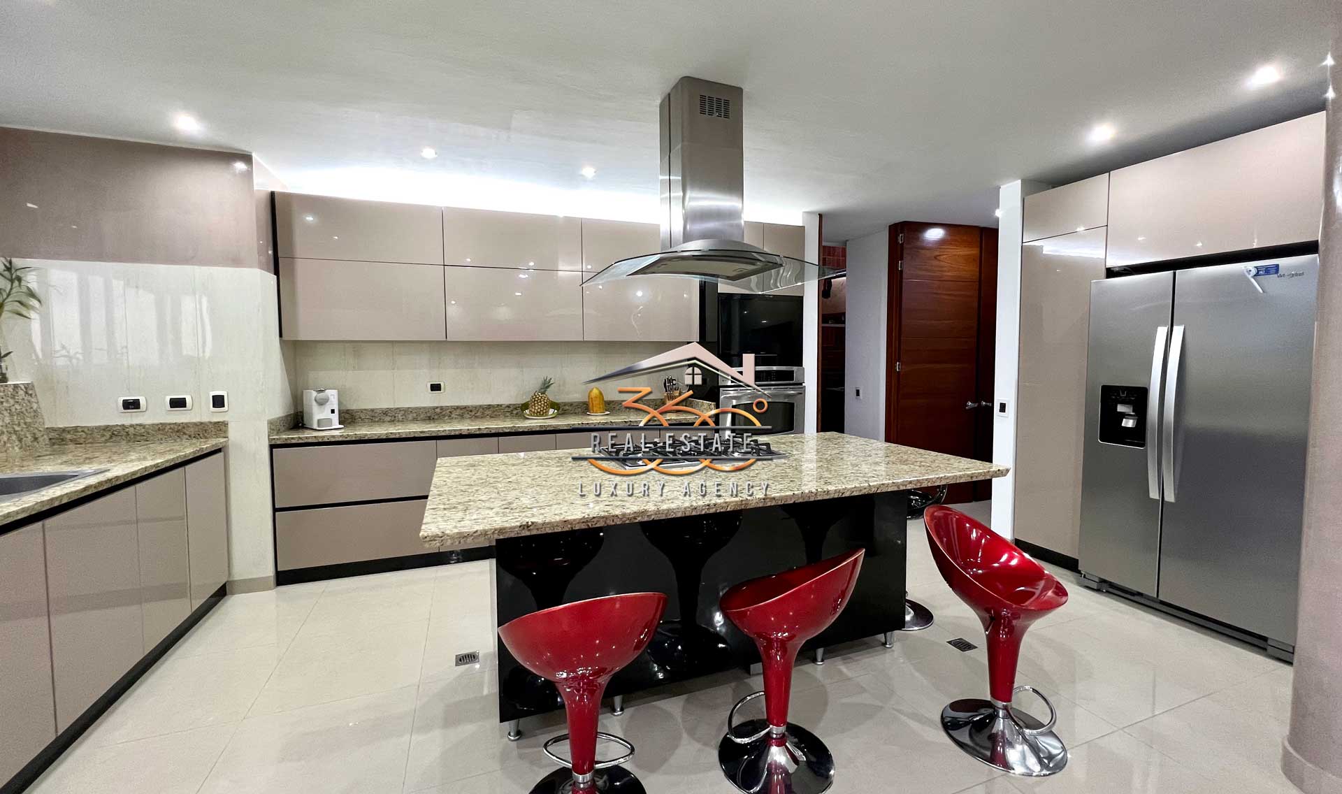Hermosa Casa en Venta La Cima Ruitoque Condominio
